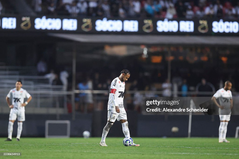 Santos Easily Bests Vasco Da Gama in Crucial Brasileirão Match