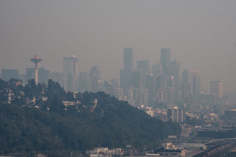 Smoke Clouds Seattle: August 2026 Wildfire Smoke Blanks Northwest