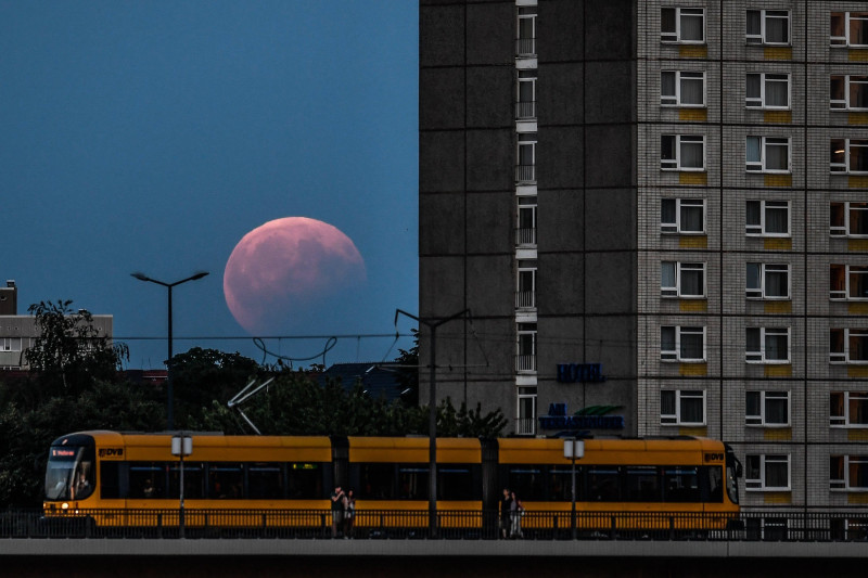 Sturgeon Moon Eclipse: Lunar Spectacle Set to Dazzle the Skies