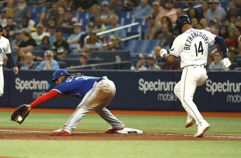 The Blue Jays' Battling Batter and the Slumping Rays
