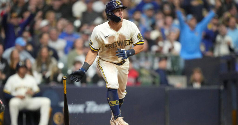 The Brewers' Historic Rout of the Mariners: A Night of Records and Drama