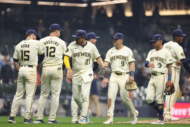 The Milwauke Brewers' Historic Shutdown of the Seattle Mariners: A Game of Records