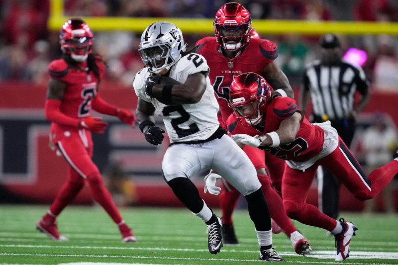 The Texans' Late Comeback Leaves Raiders Stunned at Reliant Stadium