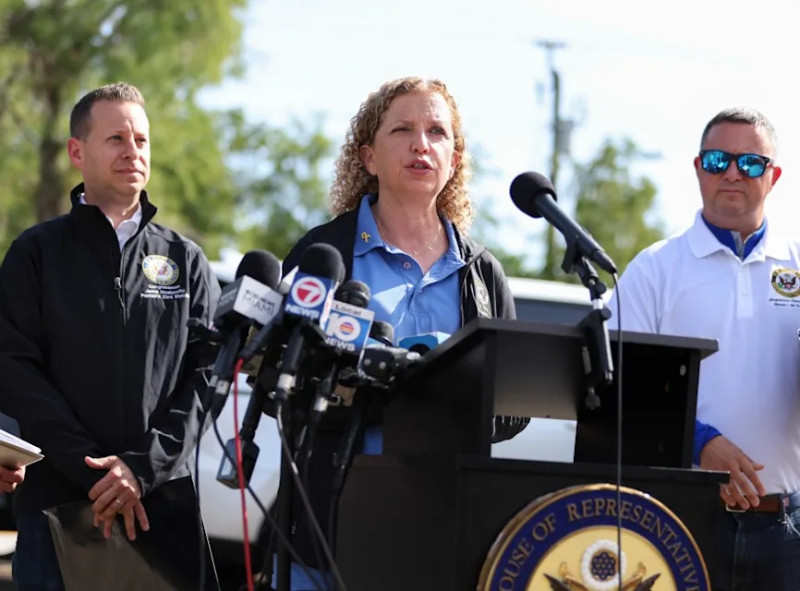 Wasserman Schultz Wins Primary in Redrawn Florida District Amidst Controversy
