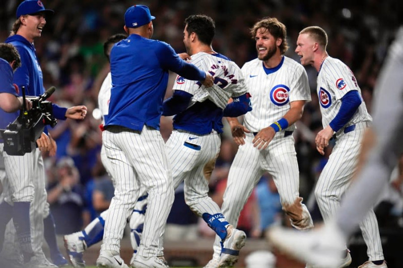 White Sox Stumble as Cubs Claim Thrilling Walk-Off Victory in Crosstown Showdown