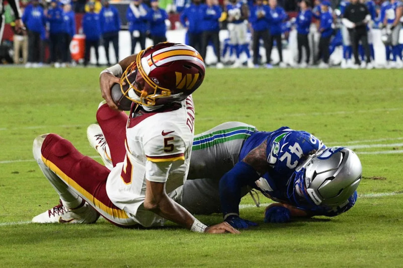 A Jayden Daniels Injury Puts Washington Commanders' Season in the Spotlight
