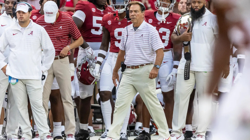Alabama's Football Season Faces Unprecedented Challenges in Recent Match