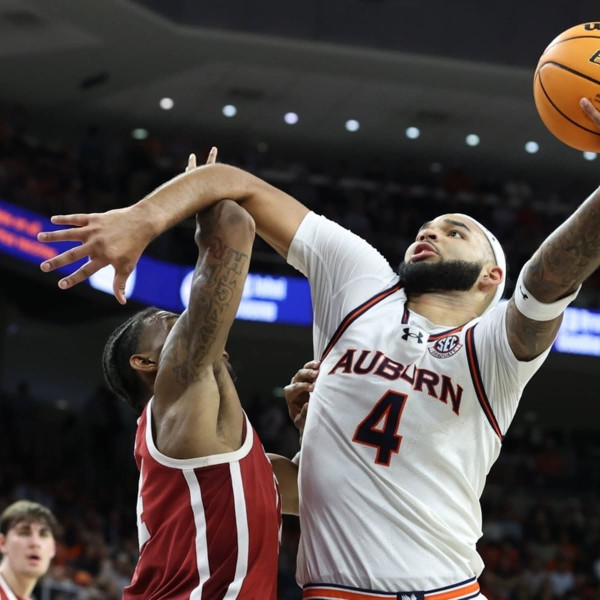 Auburn Takes Commanding Lead in SEC Showdown Against Florida