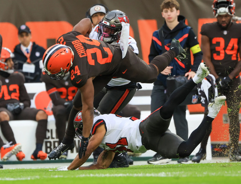 Browns Bucs Showdown: Weather Woes, Delays, and Playoff Dreams