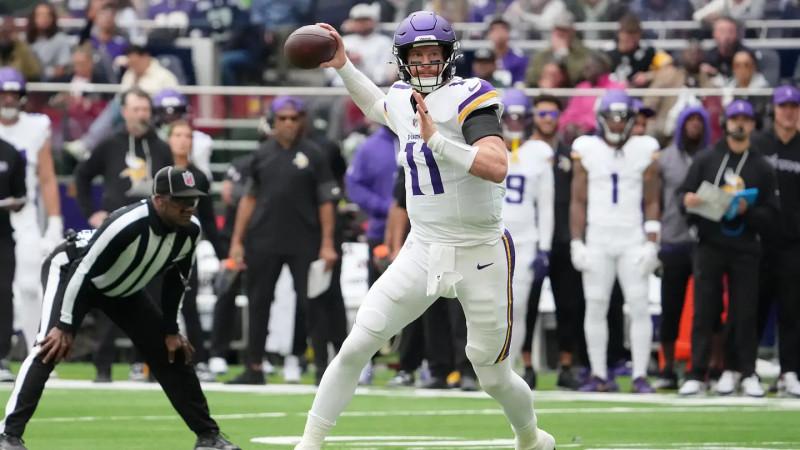 Carson Wentz Leads Vikings to Thrilling Victory