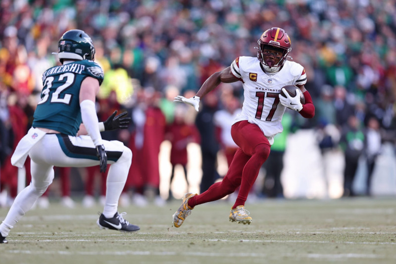 Eagles vs. Commanders: A Tale of Two Quarterbacks