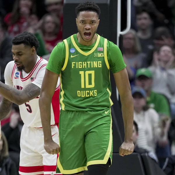 Early Season Thriller:  Oregon Ducks and Okla. St. Face Off in a Hard-Hitting Showdown