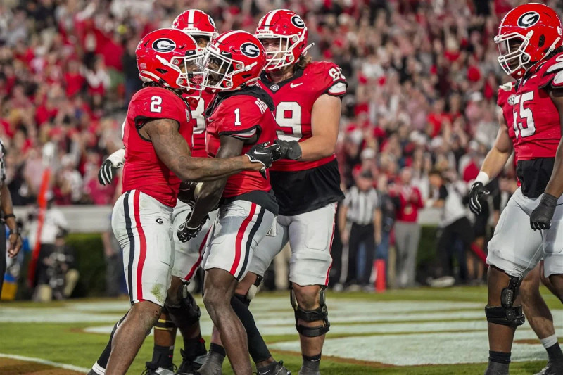 Georgia Bulldogs Dominate in Thrilling Win Over Western Kentucky