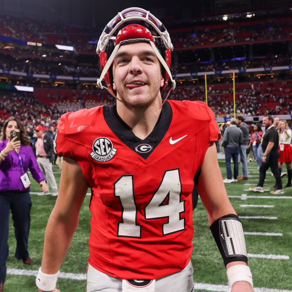 Gunner Stockton's Historic Performance Powers Georgia in Dominant Victory (1-24)