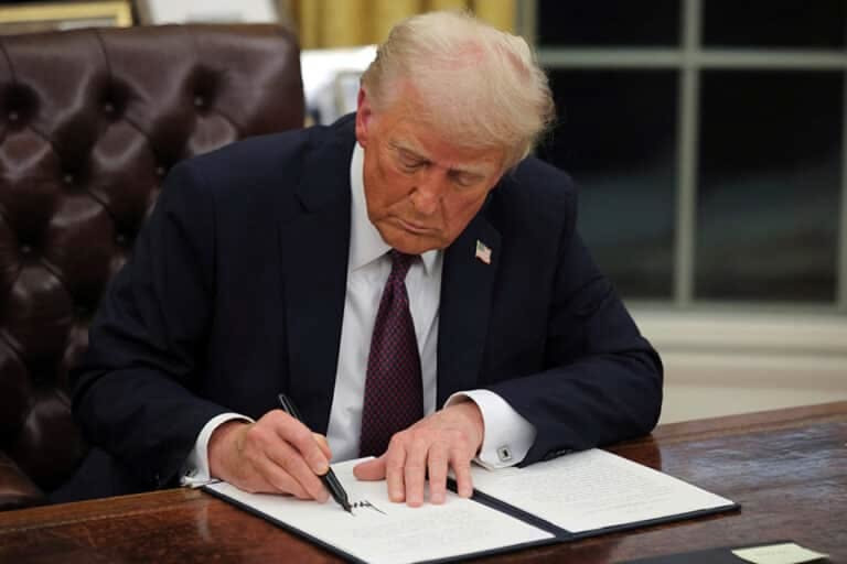 Judge Blocks Trump Citizenship Executive Order