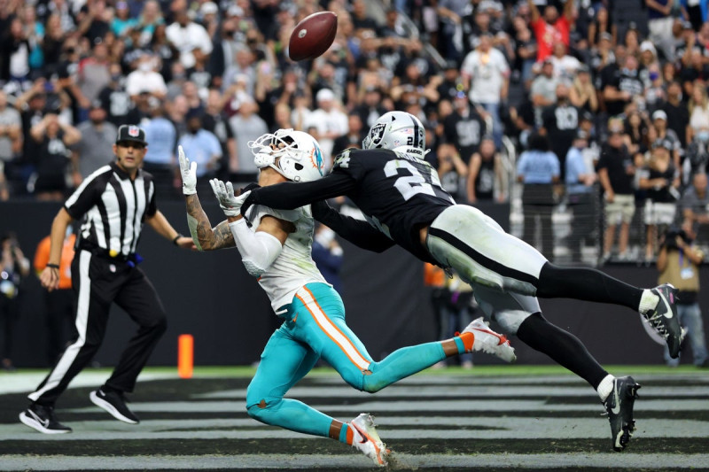 Miami Dolphins and Las Vegas Raiders Battle Heats Up, Kirk Cousins Makes Waves