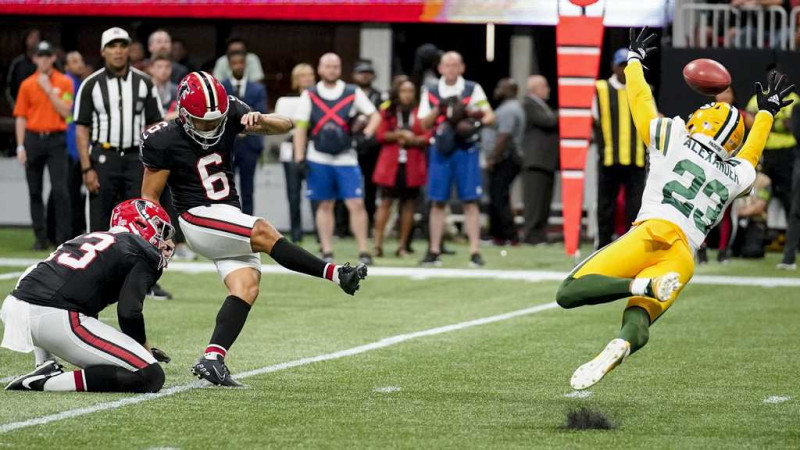 NFL Thunders As Falcons Take on Packers in Thrilling Thursday Night Football Showdown
