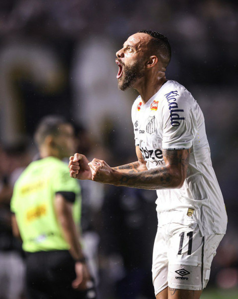 Santos Fails to Secure Crucial Victory in High-Stakes Derby