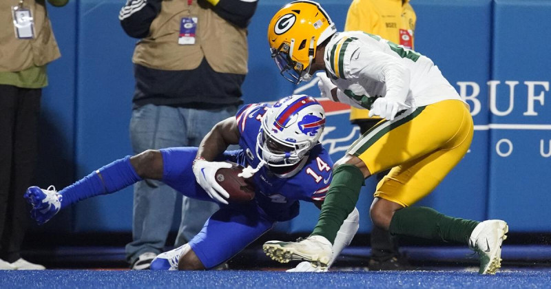 Stefon Diggs Returns as Bills Face Packers in Crucial NFC East Matchup