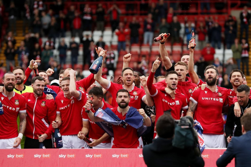 The Clash of Titans: Wrexham's Ambition Meets Millwall's Struggle