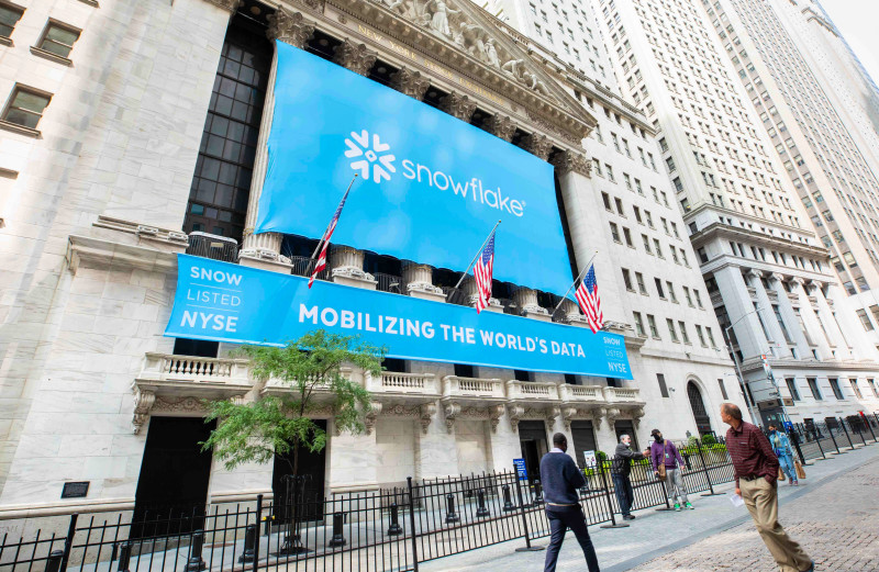 The Snowflake Stock Plunge: A Wake-Up Call for the Tech Sector