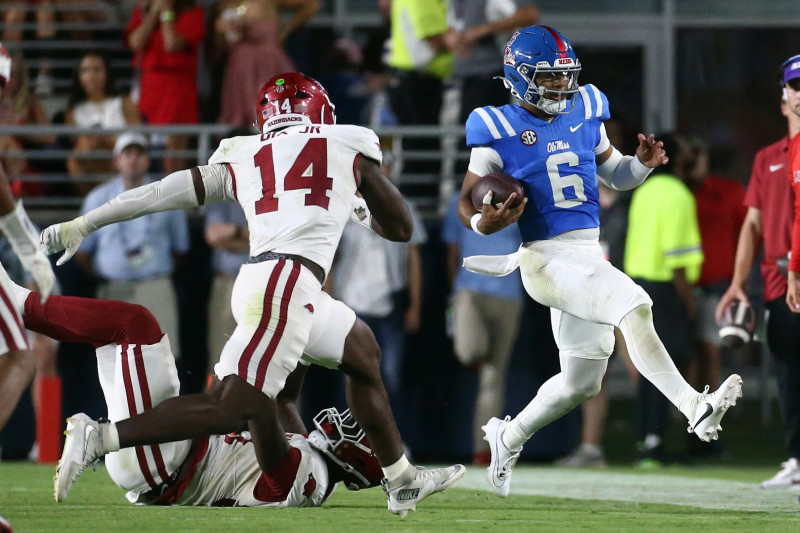 Trinidad Chambliss Leads Crimson Tide to Victory Over Rebels in Battle