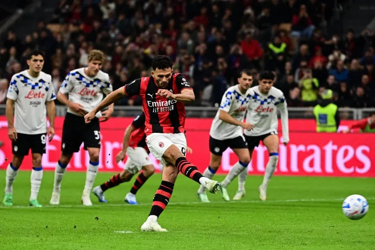AC Milan beats Atalanta 3-2 to return to fourth place in Serie A