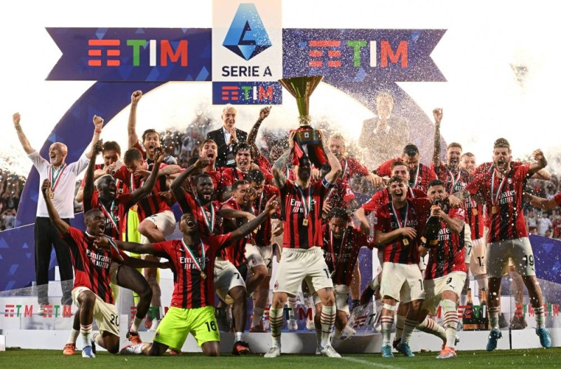 AC Milan Secures Dramatic Victory over Sassuolo in Thrilling Match