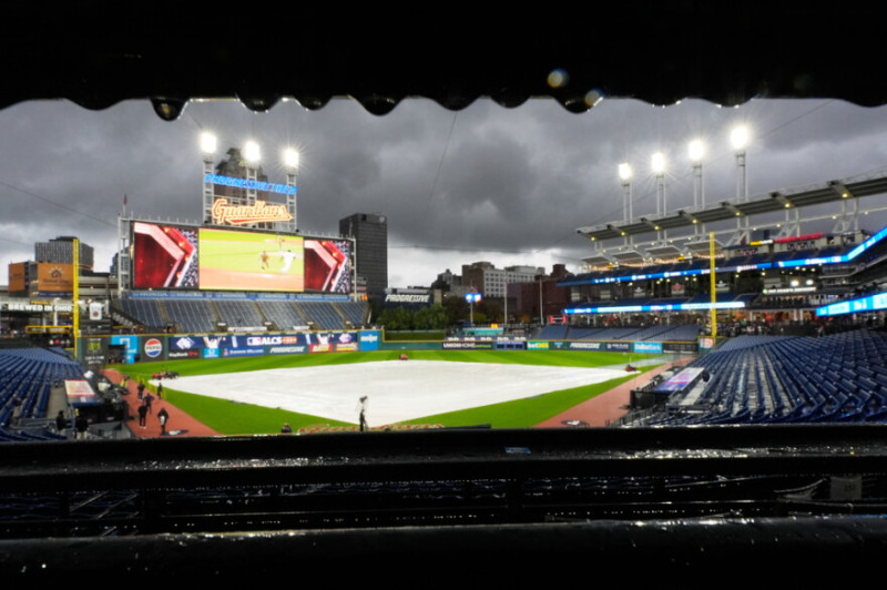 ALCS Game 4 postponed to Saturday after rain