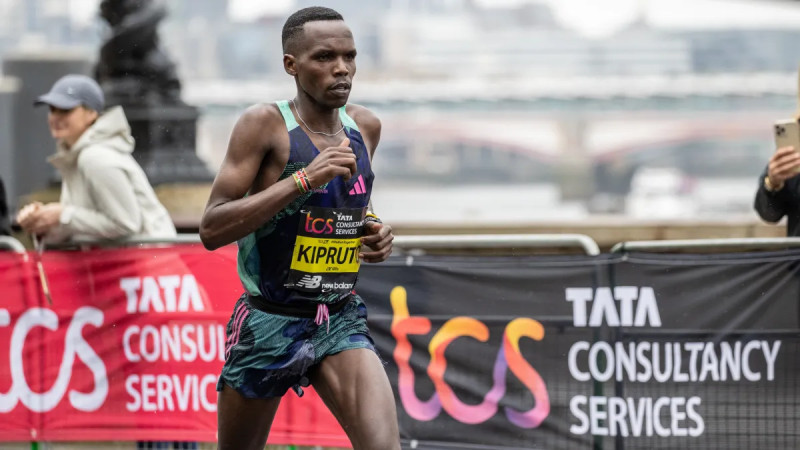 Amos Kipruto Shatters Chicago Marathon Records, Leaving Rivals in the Dust