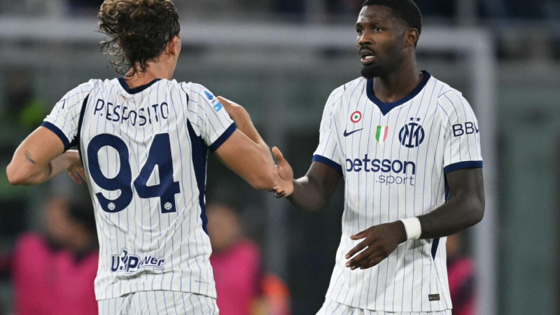 AS Roma Defeats Genoa 2-0, Moves Within Two Points of Inter Milan in Serie A