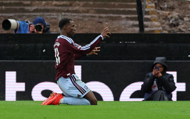 Aston Villa Beats Manchester City 2-1 at Villa Park, Ending City’s Perfect Start
