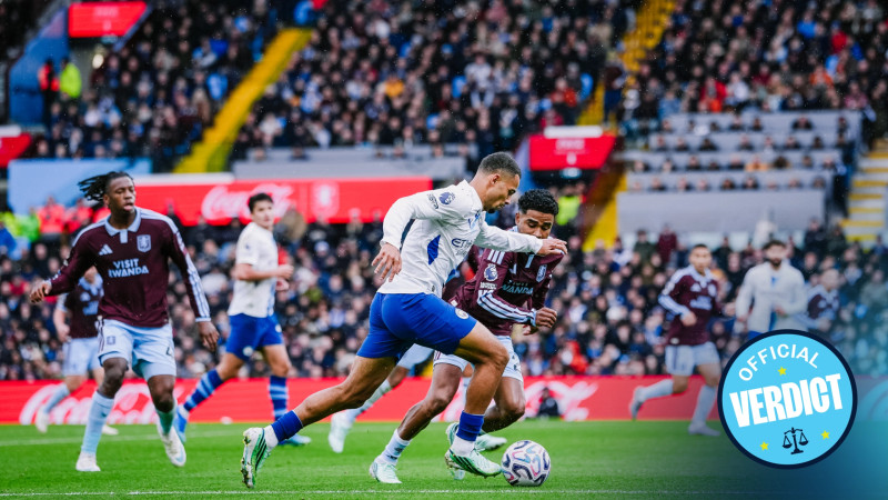 Aston Villa defeats Manchester City 2-1
