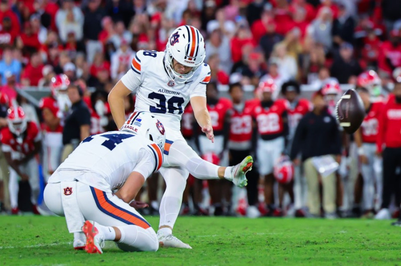 Auburn Defeats No. 1 Georgia 27‑24 on Alex McPherson’s Game‑Winning 34‑Yard Field Goal