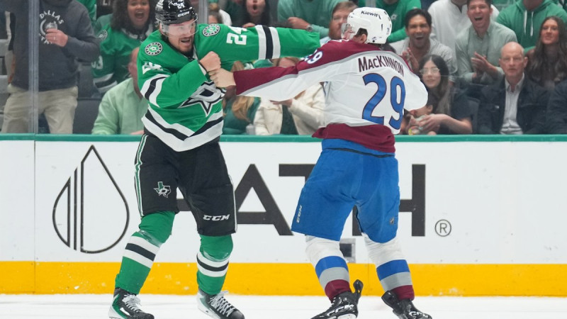 Avalanche edge Stars 3-2 behind Martin Necas' two goals