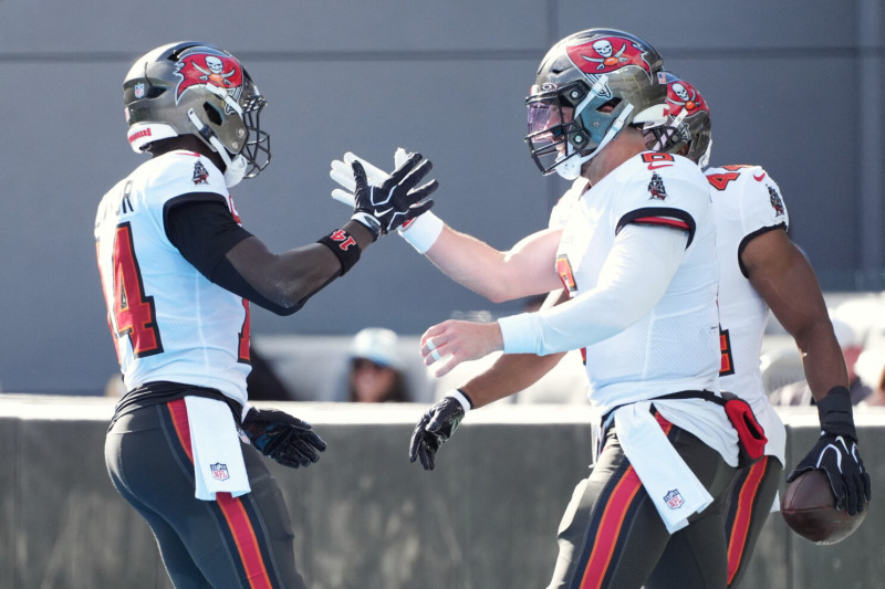 Baker Mayfield Returns as Buccaneers Beat Panthers 43-13 in Week 7