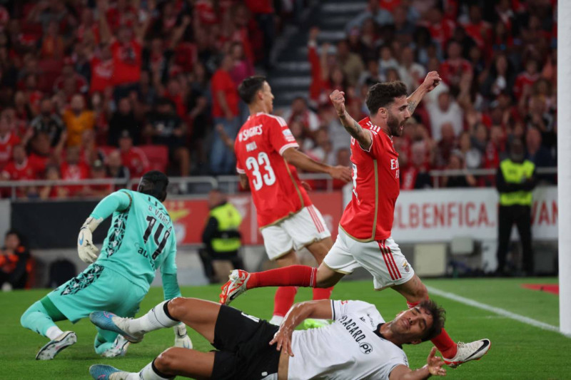 Benfica's Dominance in a Thrilling Victory Over Vitória SC