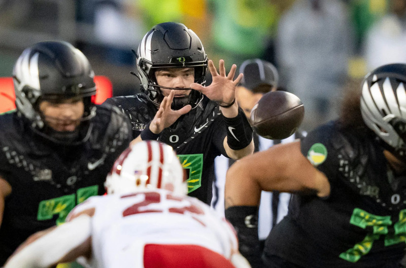 Brock Thomas' Heroics Propel Oregon Football to Victory