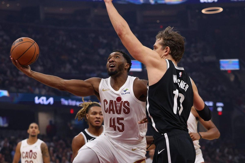 Cavaliers edge Nets 125-121 in home opener on Oct. 24, 2026