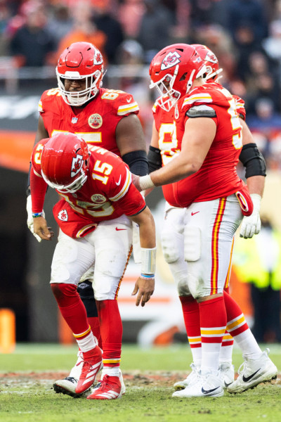 Chiefs' Schedule Chaos: Injury Worries and Playoff Hopes