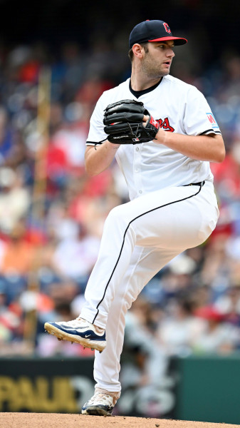 Cleveland Guardians Defeat White Sox: Gavin Williams Leads the Charge