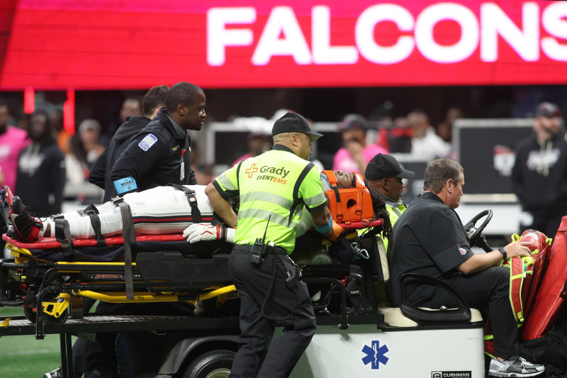 Falcons Rookie LB Kendal Daniels Hospitalized After Severe Neck Injury vs. Bears