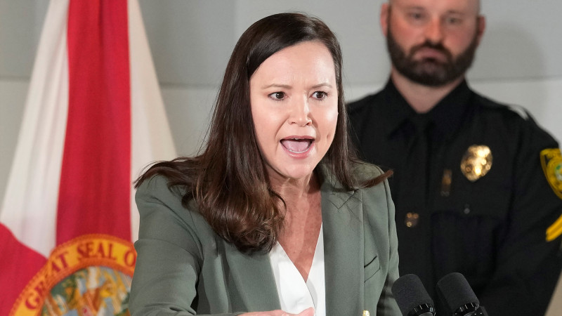 Florida Senate race tightens as Moody faces scrutiny