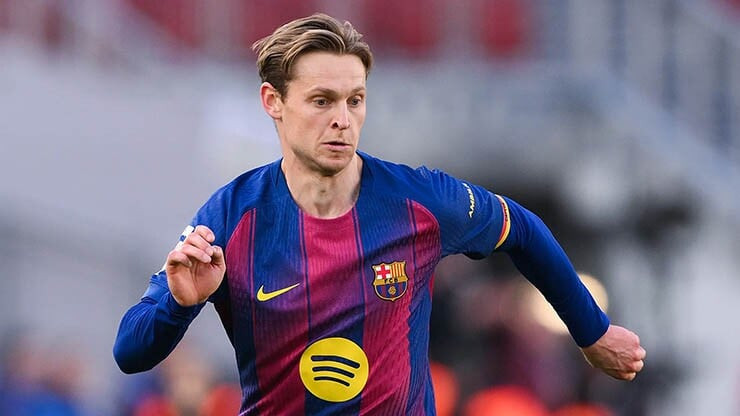 Frenkie de Jong: Midfield Maestro at the Heart of Barcelona's Turmoil