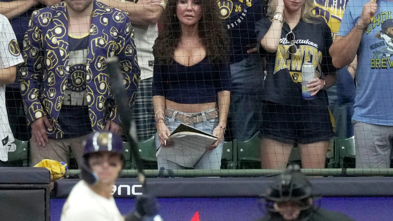 Front Row Amy Takes Seat Behind Home Plate as Brewers Face Rays in 2026 World Series