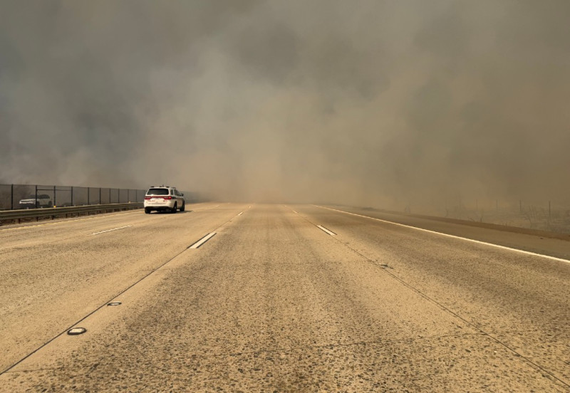Henderson Fire burns 1,404 acres on Camp Pendleton, prompting partial I‑5 closure