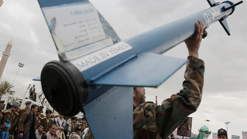 Houthi Missile Strike Raises Security Concerns at Riyadh Airport