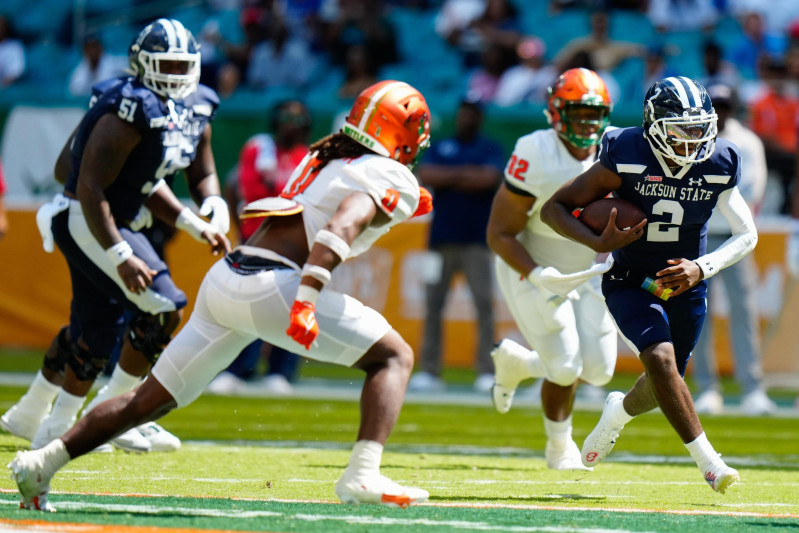 Jackson State beats Florida A&M 27-17 in homecoming game