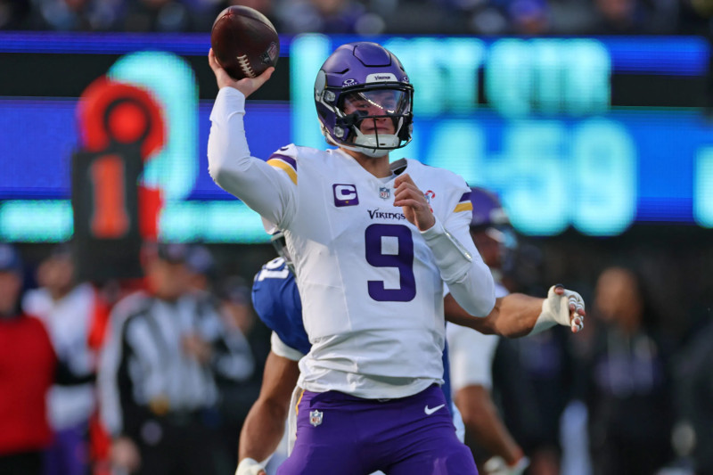 J.J. McCarthy Makes Giants Debut: A New Chapter for the Former Viking