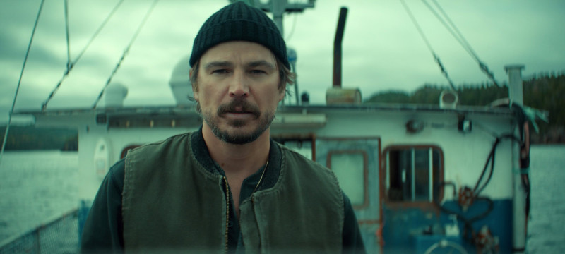 Josh Hartnett Star in Netflix's Thrilling New Miniseries Below, Battling a Mysterious Sea Creature